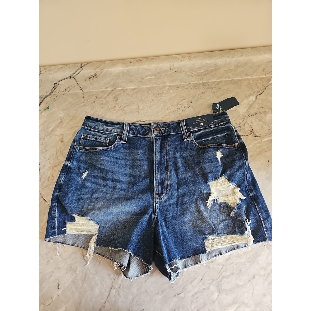 Hollister Ultra High Rise Distressed Denim Mom Short 3" Festival Jean 13/31 NWT